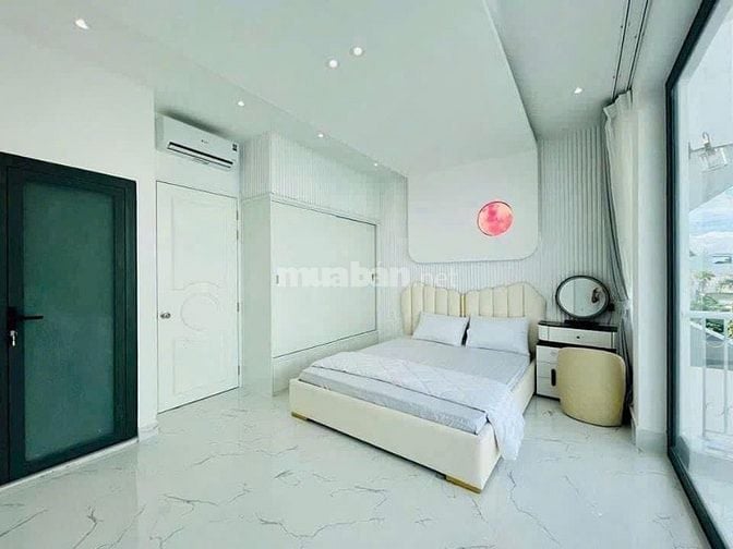 Cho thuê nhà nguyên căn Quận 10 - Kết ở giữa kinh doanh và ở 