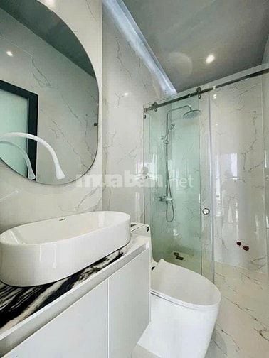Cho thuê nhà nguyên căn Quận 10 - Kết ở giữa kinh doanh và ở 