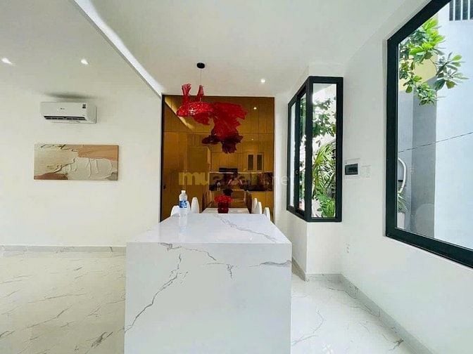 Cho thuê nhà nguyên căn Quận 10 - Kết ở giữa kinh doanh và ở 