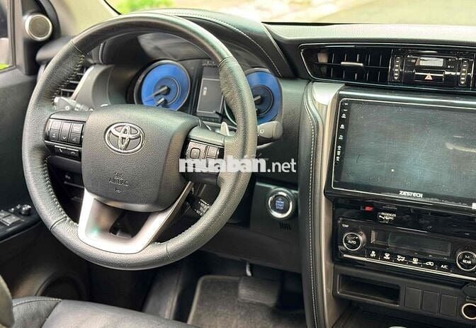 Toyota Fortuner 2022 2.4 4x2 AT - 55000 km