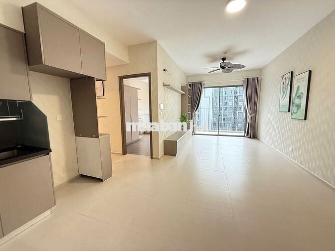 Bán căn góc 3pn view trực diện hồ bơi,sổ hồng sẵn, nhà mới có nội thất