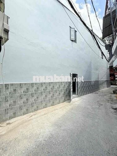 Nhà rẻ 60m2, hẻm xe hơi, Âu Cơ, chỉ hơn 4 đồng