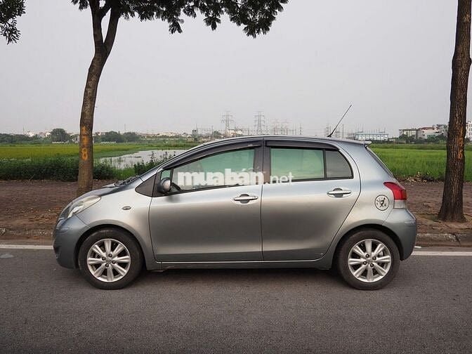 Toyota Yaris 2009  - 130000 km