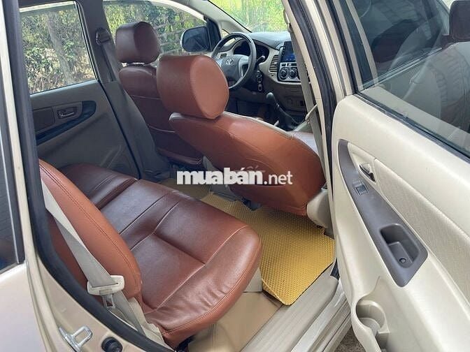 Toyota Innova 2016 2.0E - 110000 km