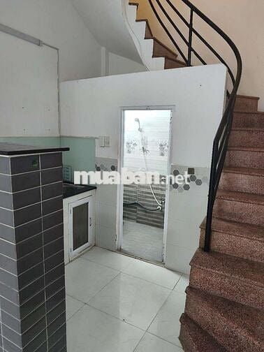 Cho thuê nhà nguyên căn mặt tiền đường số 8