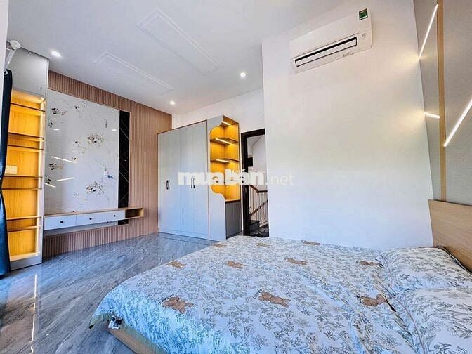 Bán nhà 2 tầng mặt tiền đường 7,5m Phạm Ngọc Mậu