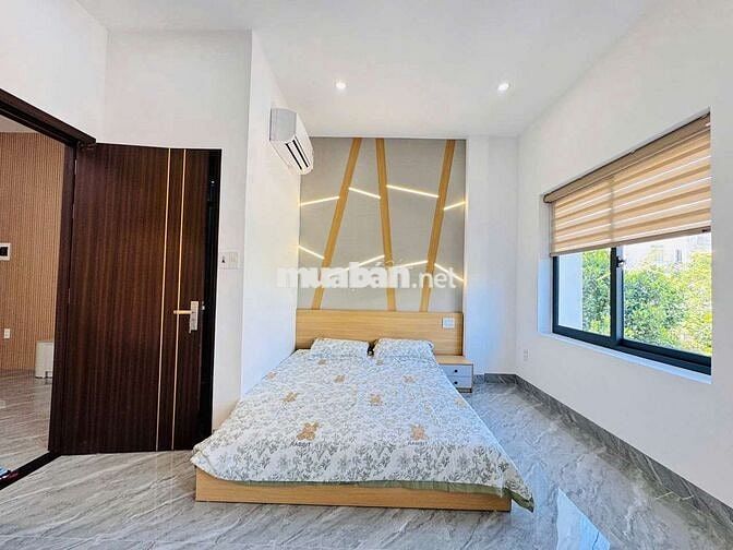 Bán nhà 2 tầng mặt tiền đường 7,5m Phạm Ngọc Mậu