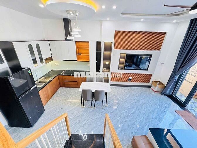 Bán nhà 2 tầng mặt tiền đường 7,5m Phạm Ngọc Mậu