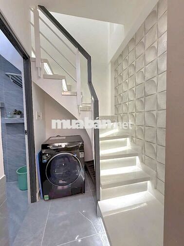 Nhà 2 tầng BTCT, 2pn, 3wc, nhà mới sổ hồng riêng, DTCN 22M2