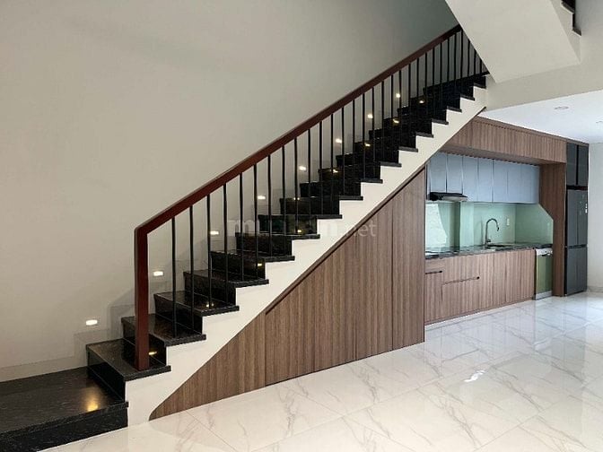 Nhà phố đơn lập 5x17 m, đầy đủ nội thất, tại KDC cao cấp The Standard