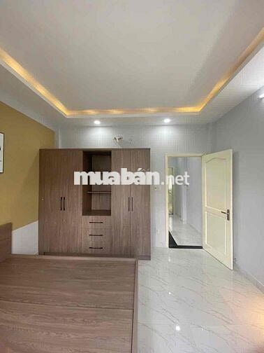 Nhà phố Xinh Sân Rộng Shr Đường Xe Hơi Giáp Ngã 4 Ga Giá 4ty790 tl