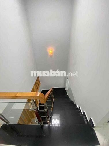 Nhà phố Xinh Sân Rộng Shr Đường Xe Hơi Giáp Ngã 4 Ga Giá 4ty790 tl