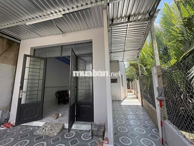 Nhà Cấp 4 Xây Kiên Cố 100m2 Ngay Ngã Ba Tân Kim Sổ Hồng Riêng Còn Bớt