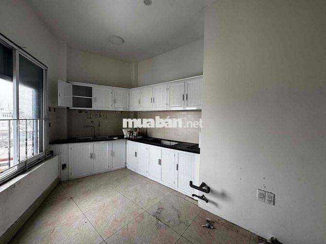 CHDV 6 TẦNG THANG MÁY – 19 PHÒNG FULL KÍN – HẺM XE HƠI NƠ TRANG LONG