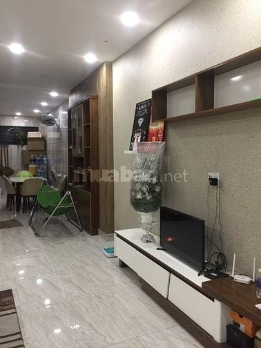 Gia đình cần bán căn nhà 5 tầng hẻm xe hơi sát mặt tiền Lê Văn Sỹ