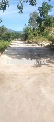 Bán nhanh  lô đất hàng hiếm phước đồng , 2 mặt tiền đường oto 6m.