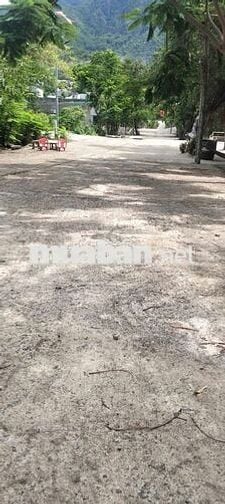 Bán nhanh  lô đất hàng hiếm phước đồng , 2 mặt tiền đường oto 6m.
