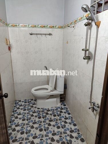 Nhà nguyên căn 6 triệu/tháng, gần chợ Thủ Dầu Một