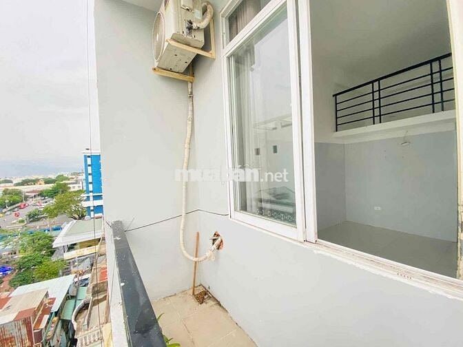 Phòng Trọ Máy Lạnh Có Ban Công Ngay Sân bay - HUFLIT Trường Sơn