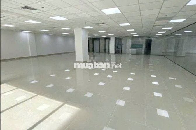 Cho thuê mặt tiền đường Ngô Gia Tự, Phường 2, Quận 10 Gần vòng xoay