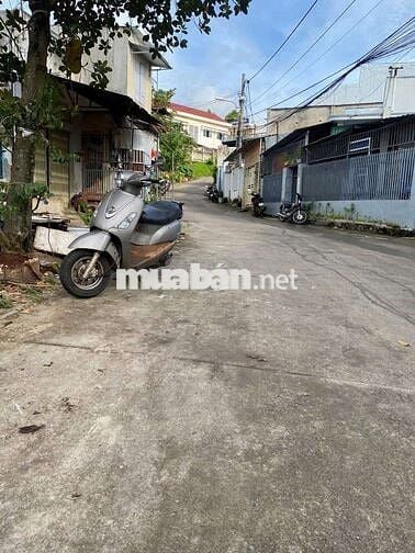 Bán 2 lô đất gần hồ tùng mậu_ cách chợ phố vài trăm mét