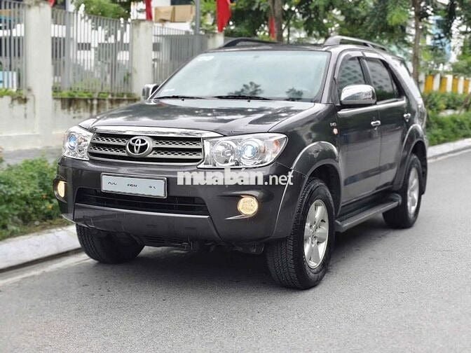 Toyota Fortuner 2.5G số sàn máy dầu 2010 siêu đẹp