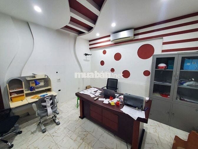 Bán nhà 4 tầng phố Quang Tiến, ô tô, lô góc, 33m2 5.2 tỷ