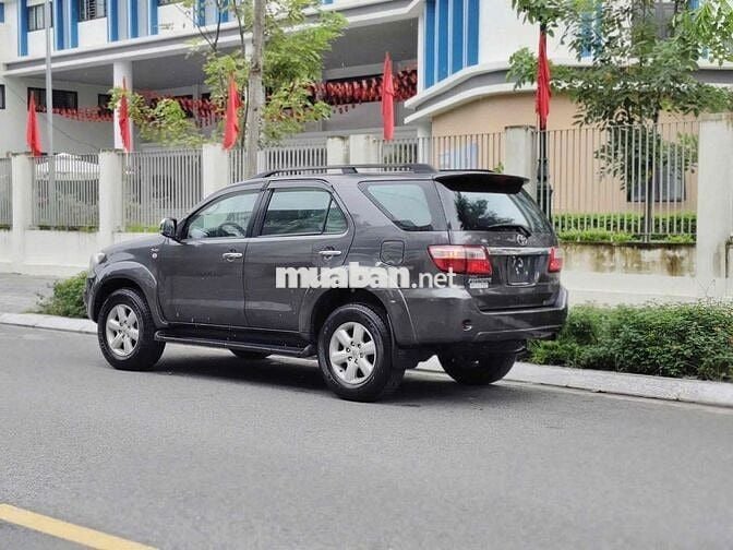 Toyota Fortuner 2.5G số sàn máy dầu 2010 siêu đẹp