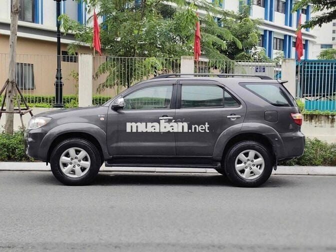 Toyota Fortuner 2.5G số sàn máy dầu 2010 siêu đẹp
