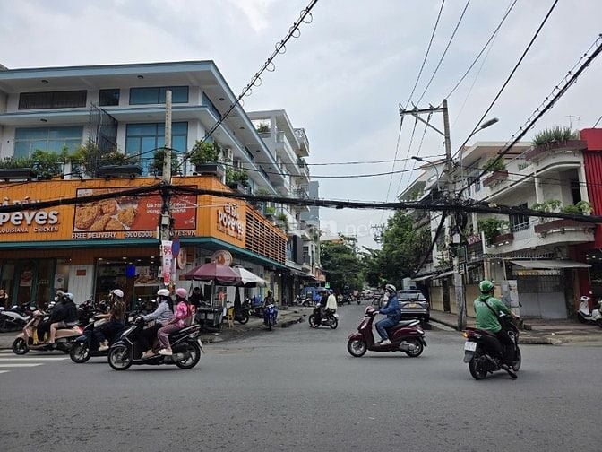 Góc 2 mặt tiền Nguyễn Gia Trí, 200m2 (10x20); HĐT 200Tr/Th; Bán 50 Tỷ