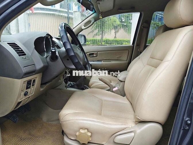 Toyota Fortuner 2.5G số sàn máy dầu 2010 siêu đẹp
