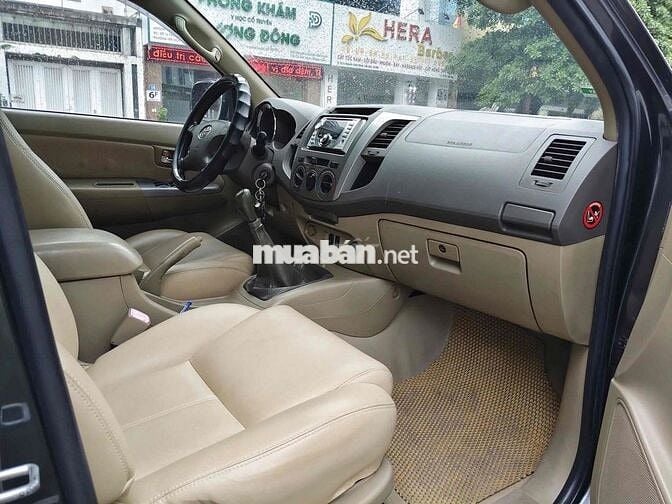 Toyota Fortuner 2.5G số sàn máy dầu 2010 siêu đẹp