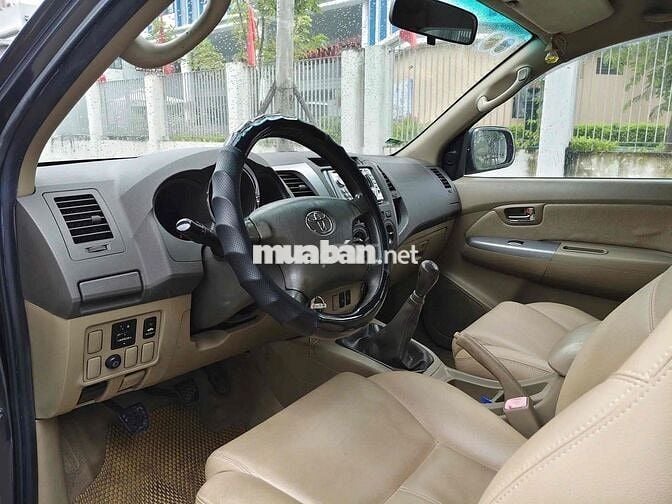 Toyota Fortuner 2.5G số sàn máy dầu 2010 siêu đẹp
