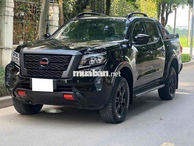 Nissan Navara Pro4X sx 2022 màu đen siêu đẹp