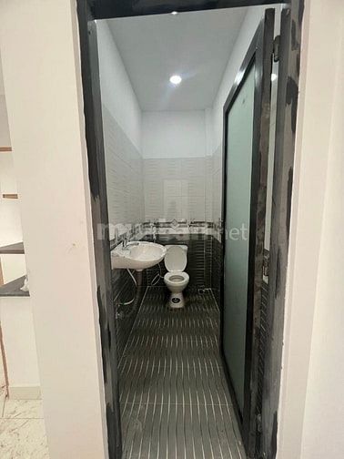 Cần tiền trả nợ bán nhà 63m2 Nguyễn Thị Tần,Q8 gần chợ rạch ông,1tỷ200