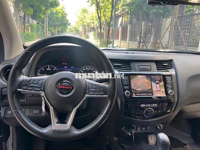 Nissan Navara Pro4X sx 2022 màu đen siêu đẹp