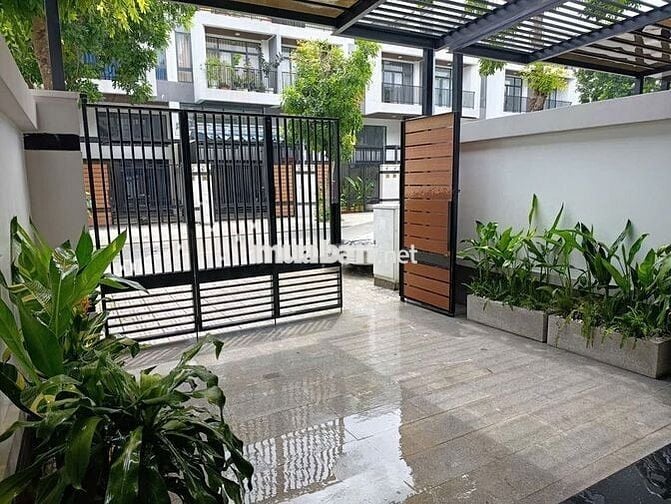 Cho thuê nhà phố ven sông tại Khu Biconsi Riverside, Phường Tân Uyên