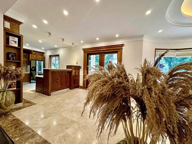 CHO THUÊ VILLA ĐẸP 2 MẶT TIỀN  THOÁNG MÁT  HIỆN ĐẠI  FULL NỘI THẤT CAO
