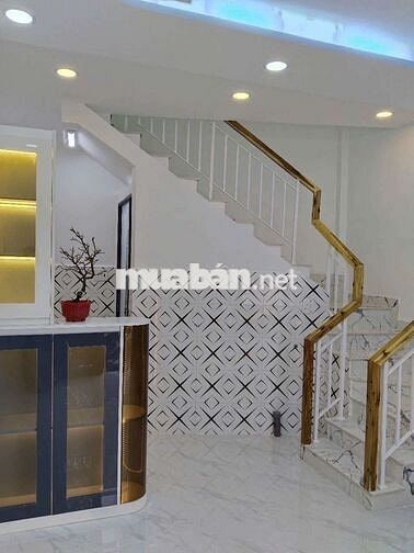 NHÀ VỊ TRÍ TIỆN KINH DOANH  4,05X7 ĐƯỜNG CHIẾN LƯỢC. QUẬN BÌNH TÂN.