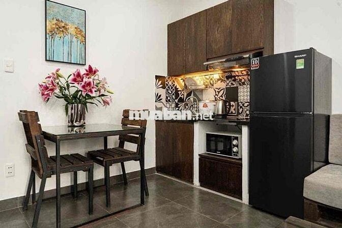 CĂN HỘ Q10_RỘNG RÃI_THOÁNG MÁT_BAN CÔNG_SẠCH SẼ_ÁNH SÁNG TỐT_CỬA SỔ
