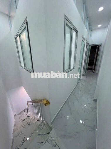 NHÀ VỊ TRÍ TIỆN KINH DOANH  4,05X7 ĐƯỜNG CHIẾN LƯỢC. QUẬN BÌNH TÂN.