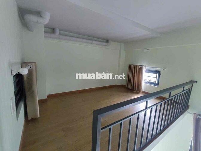 PHÒNG GÁC BAN CÔNG MỚI XÂY 100%_CUỐI Nguyễn Thái Sơn Q.GV_THANG MÁY
