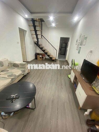 Bán tập thể Đại Mỗ. Dt 105m2, 5n, 2vs. Giá 3.95 tỷ
