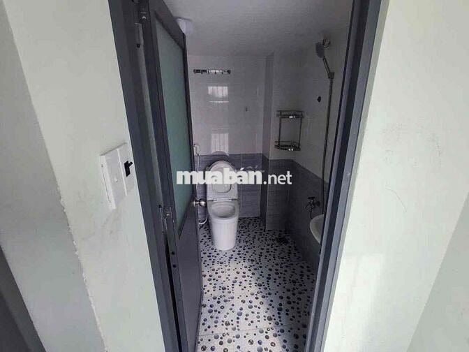 PHÒNG GÁC BAN CÔNG MỚI XÂY 100%_CUỐI Nguyễn Thái Sơn Q.GV_THANG MÁY