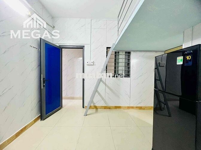 Đầy đủ nội thất CỬA SỔ THANG MÁY ngay Aoen Tân Phú - Kênh nước đen