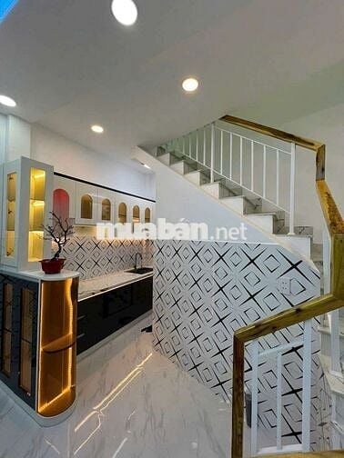 NHÀ VỊ TRÍ TIỆN KINH DOANH  4,05X7 ĐƯỜNG CHIẾN LƯỢC. QUẬN BÌNH TÂN.