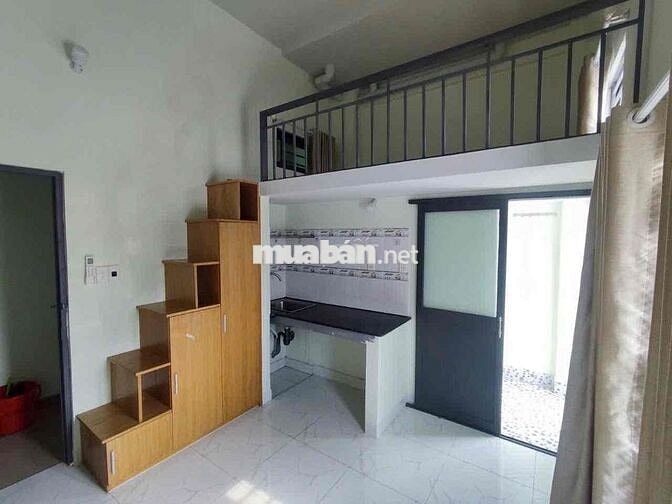 PHÒNG GÁC BAN CÔNG MỚI XÂY 100%_CUỐI Nguyễn Thái Sơn Q.GV_THANG MÁY