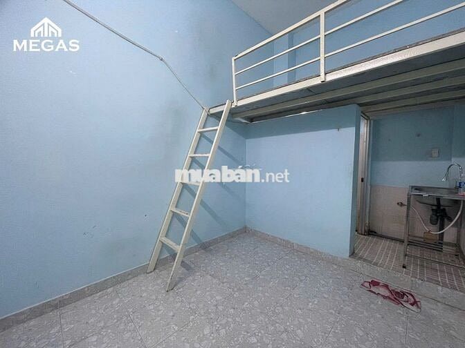 phòng trọ ngay chợ Lê Thị Hồng giá rẻ có máy lạnh ở đc 2-3 bạn
