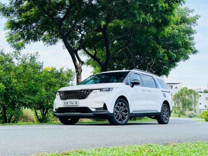 ROYAL CAR-CHO THUÊ XE OTO TỰ LÁI GIÁ RẺ QUẬN 2