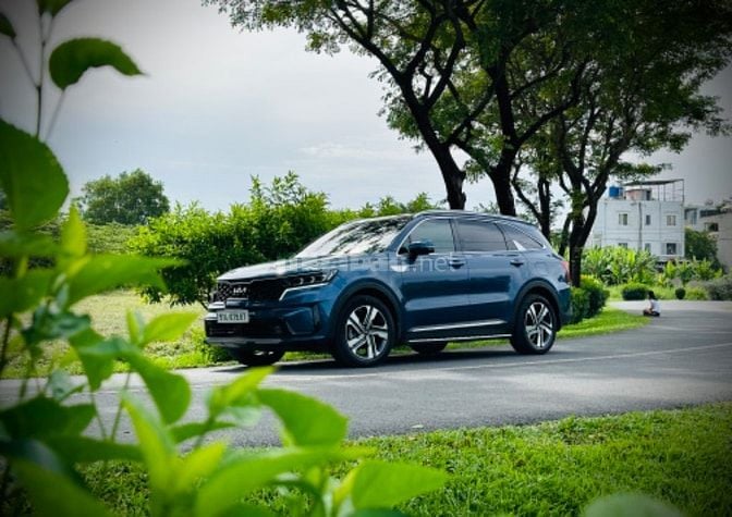 ROYAL CAR-CHO THUÊ XE OTO TỰ LÁI GIÁ RẺ QUẬN 2